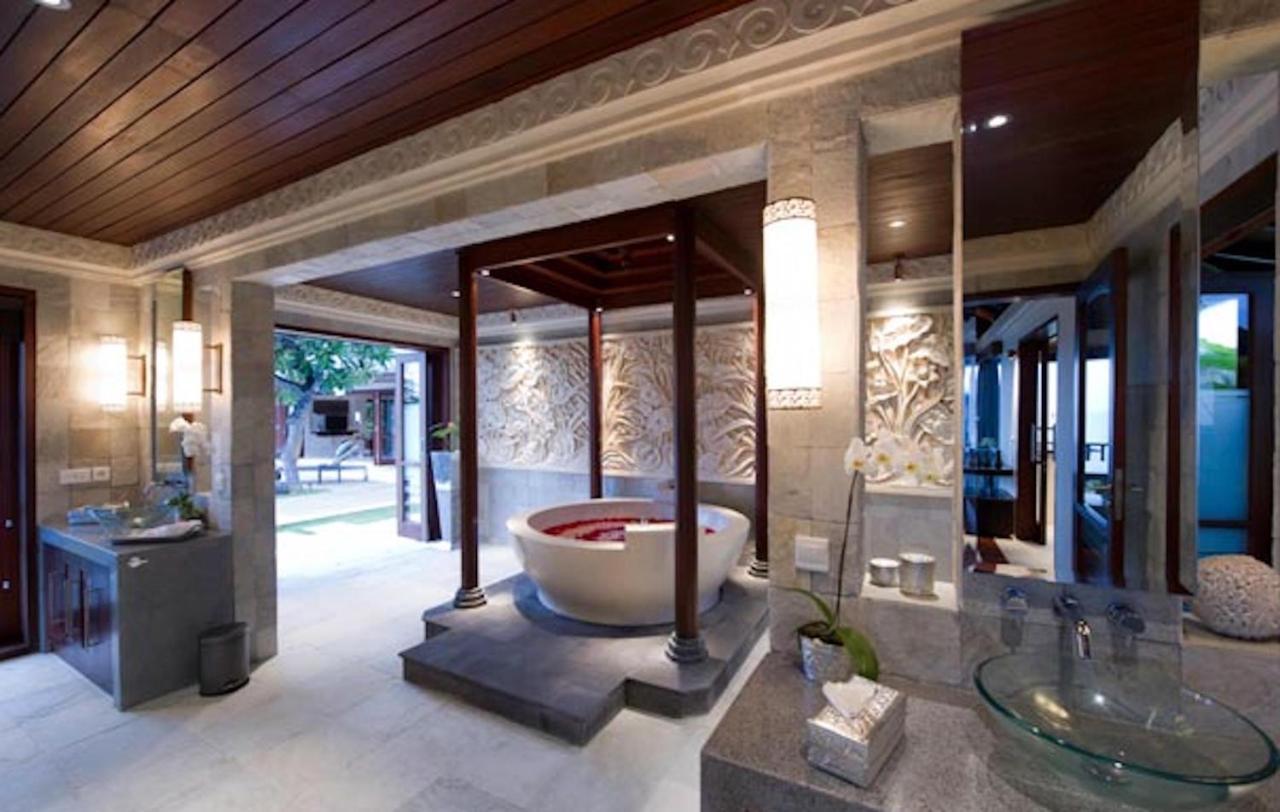 Forever Bali Villas นูซาดูอา ภายนอก รูปภาพ