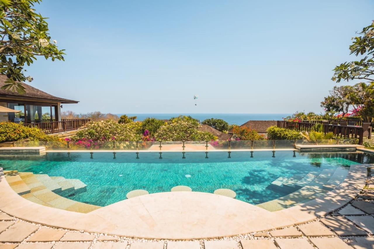 Forever Bali Villas นูซาดูอา ภายนอก รูปภาพ