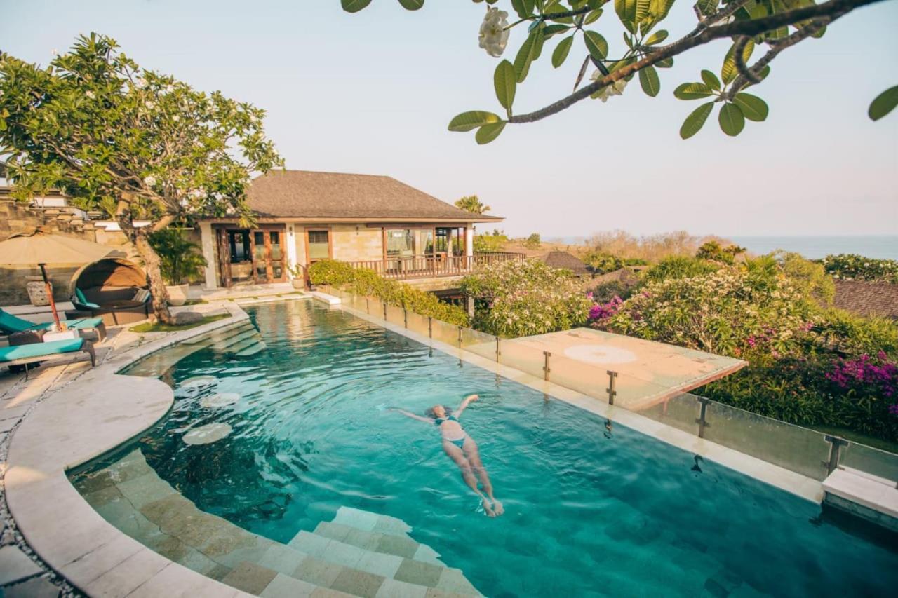 Forever Bali Villas นูซาดูอา ภายนอก รูปภาพ