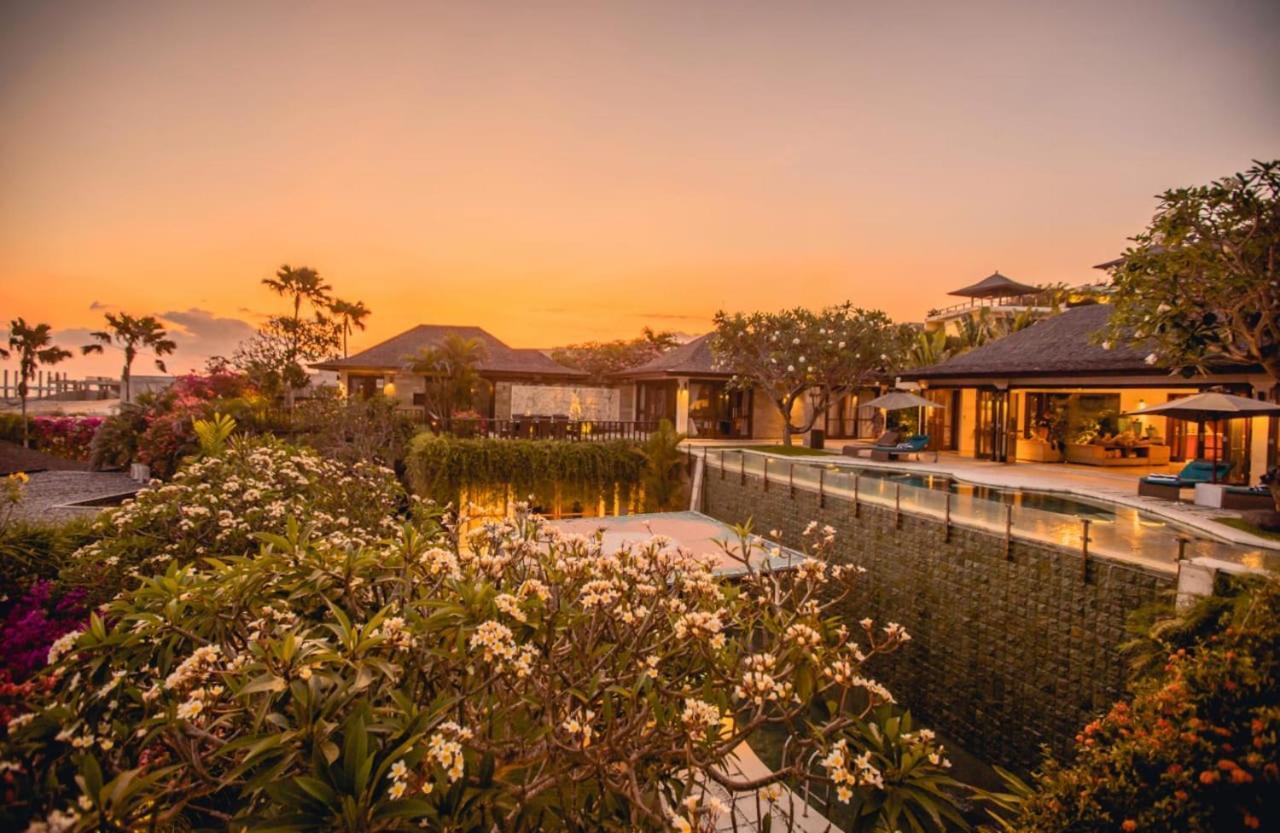 Forever Bali Villas นูซาดูอา ภายนอก รูปภาพ