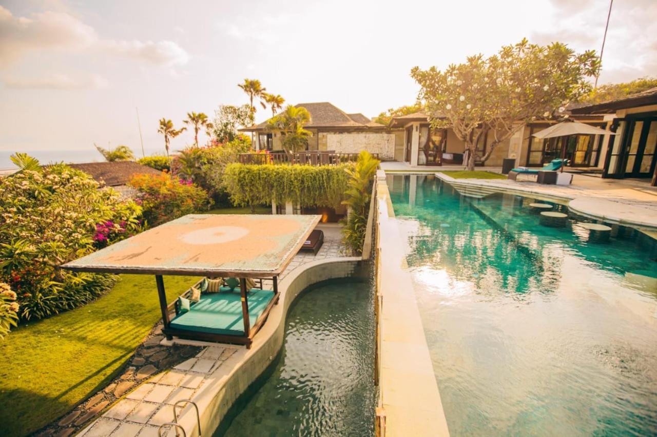 Forever Bali Villas นูซาดูอา ภายนอก รูปภาพ
