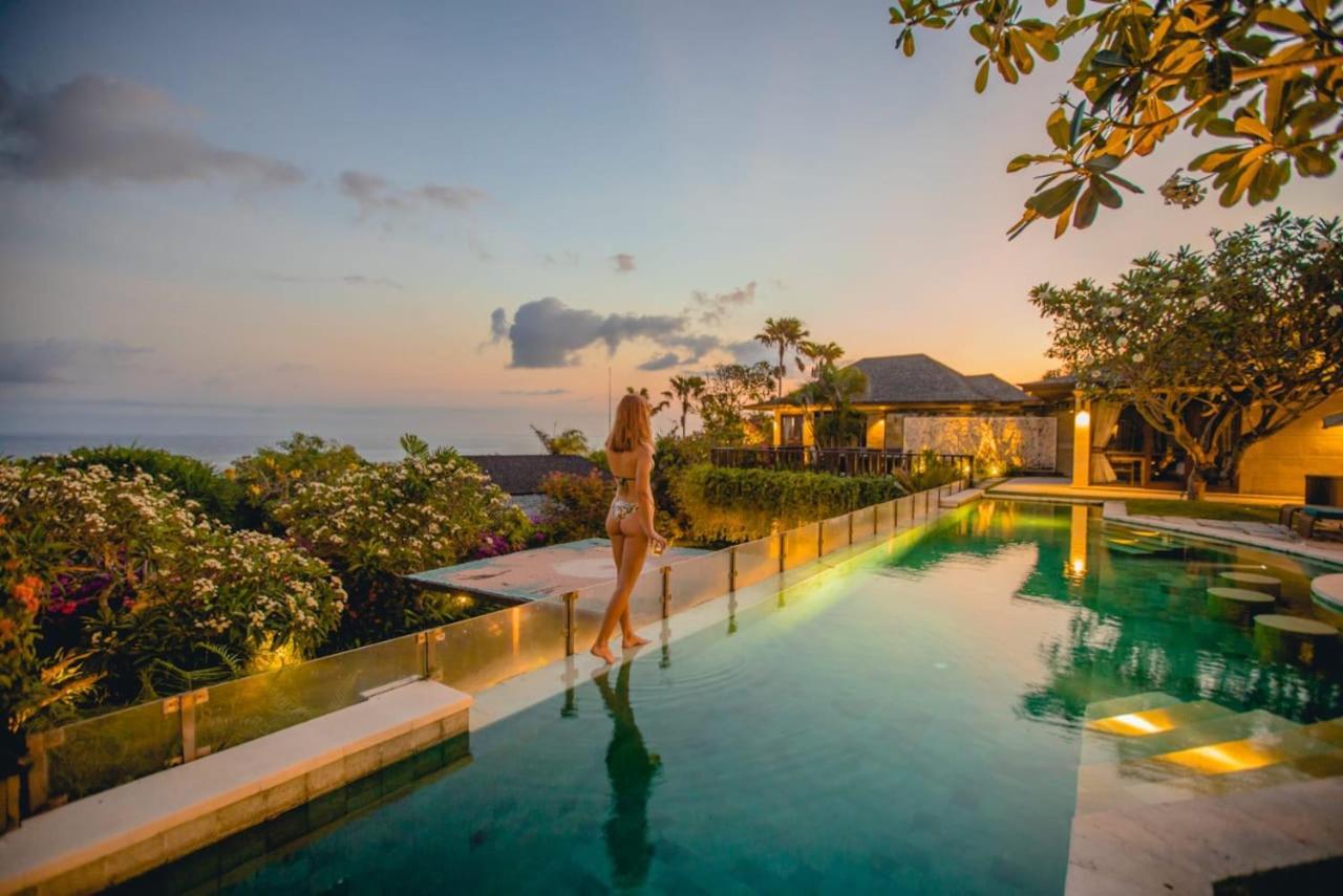 Forever Bali Villas นูซาดูอา ภายนอก รูปภาพ